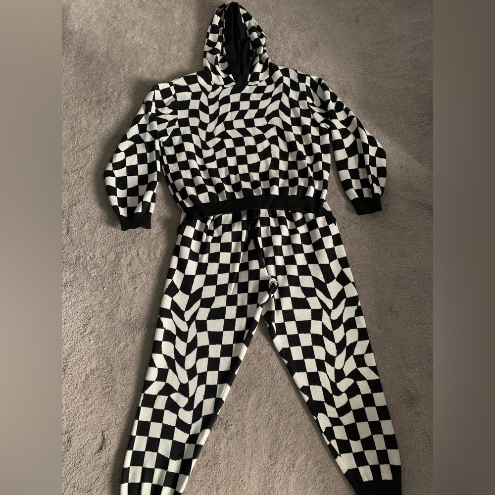 Black and white checkered outfit